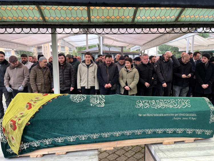 Bursa’da acı veda: Baba Arvas gözyaşlarına hakim olamadı!-Bursa Hayat-2