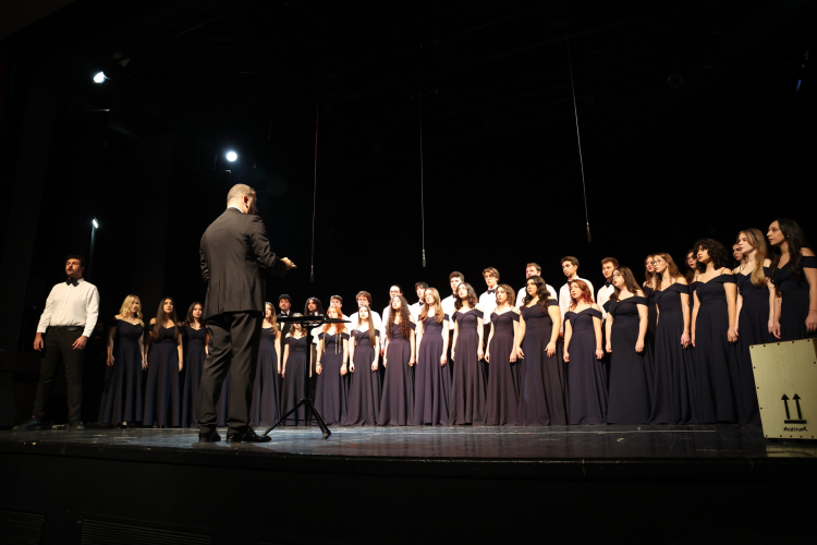 Bursa’da müzik şöleni: Nilüfer koroları performansıyla hayran bıraktı!-Bursa Hayat-3