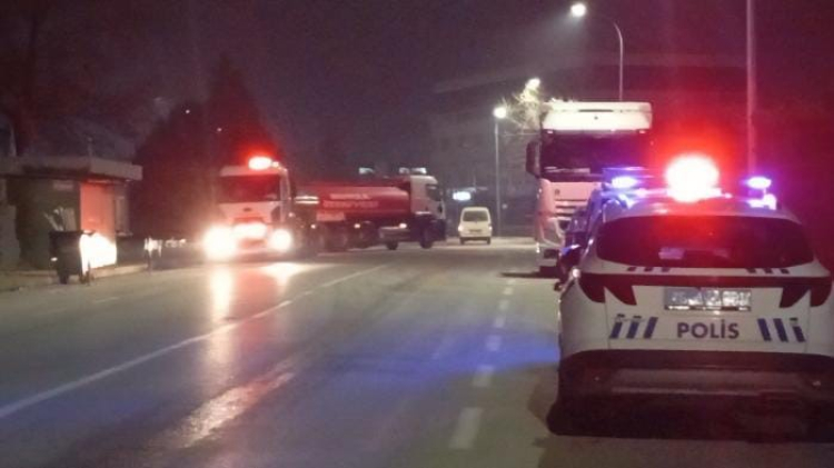 Bursa’da tekstil fabrikası deposunda korkutan yangın!-Bursa Hayat-3