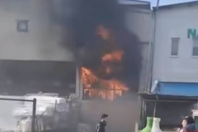 Bursa’da iş yeri alev alev yandı! Vatandaşlar seyretti