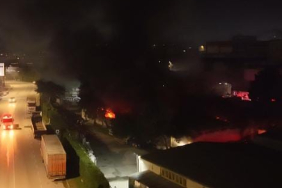 Bursa’da tekstil fabrikası deposunda korkutan yangın!