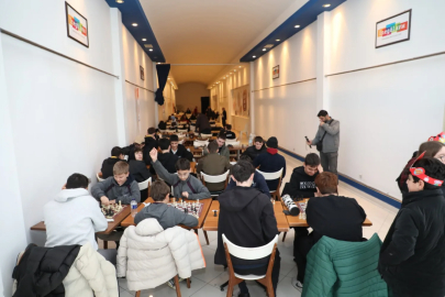 Bursa İnegöl’de genç sporcular satrançta kıyasıya yarıştı!