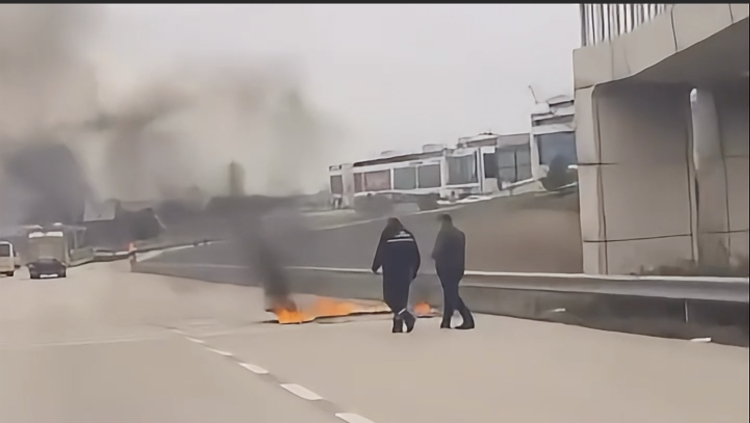 Bursa’da İzmir Yolu’nda korku dolu anlar! Aniden alev aldı -Bursa Hayat-3