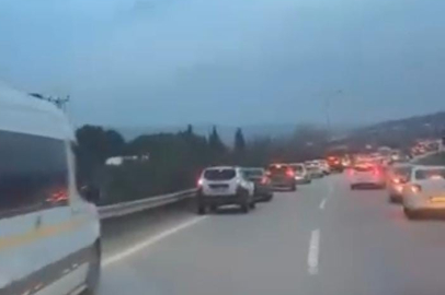 Bursa sürücülerinden örnek davranış: Acil geçiş koridoru oluşturuldu!