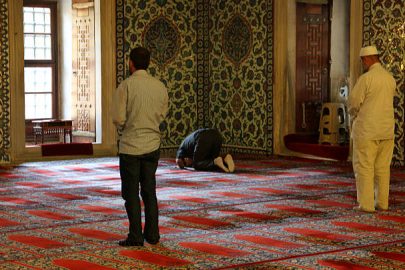 Balıkesir’de ezan saatleriyle ibadet zamanı | 7 Şubat 2026 Cumartesi