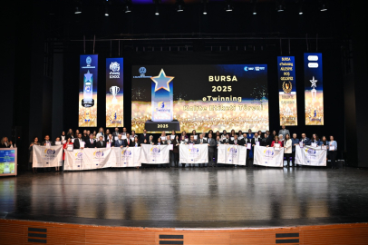 Bursa’da öğretmenler ve okullar eTwinning belgeleriyle ödüllendirildi