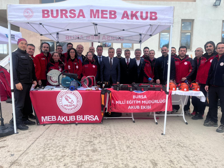 MEB AKUB ve AFAD Ekibi’nden Bursa’da deprem anma etkinliği - Bursa Hayat Gazetesi-3