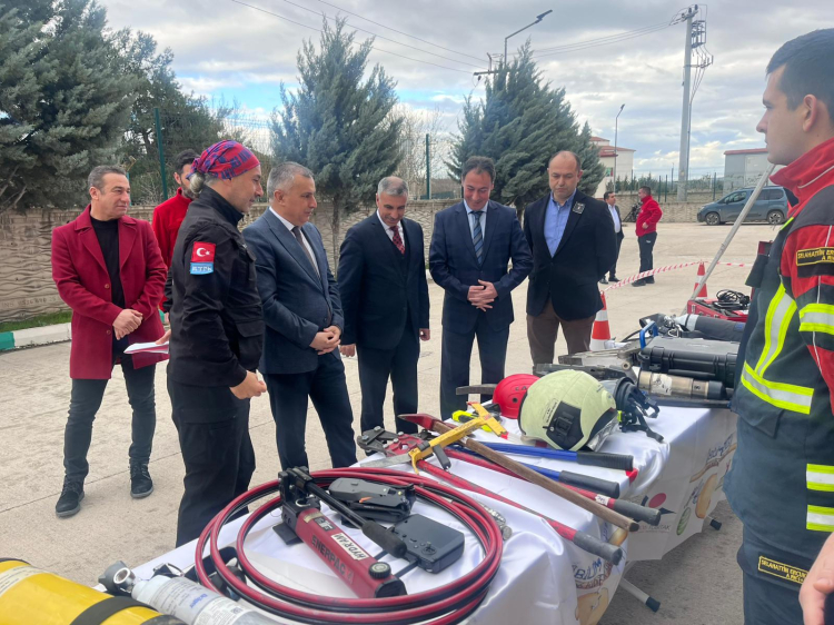 MEB AKUB ve AFAD Ekibi’nden Bursa’da deprem anma etkinliği - Bursa Hayat Gazetesi-4