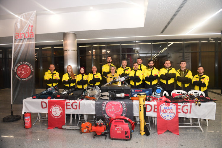 Osmangazi’de anlamlı program: Depremde kaybettiklerimiz unutulmadı - Bursa Hayat Gazetesi-3