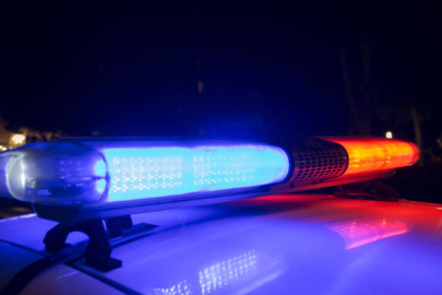 Bursa'da polis kovalamacası feci bitti! Devrilen araçtaki şüpheli kaçtı