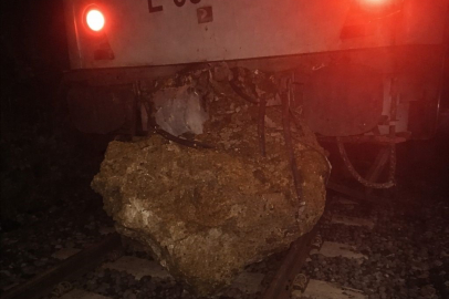 Aynı bölgede ikinci kaza: 150 yolcu tahliye edildi!