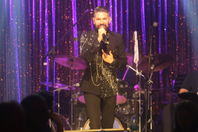 Bursa’da müziğin ritmi: Hayranlarıyla coşku dolu buluşma!