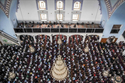 Namazlarını vaktinde kılmak isteyenler dikkat! Kocaeli namaz vakitleri | 8 Şubat 2026