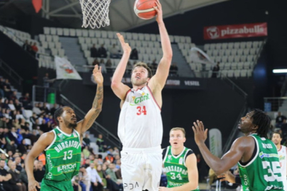 Türkiye Sigorta Basketbol Süper Ligi’nde kritik galibiyet: Bursaspor’u 94-76 ile geçti!