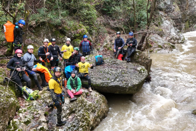 Bursa’da kanyon sporu heyecanı: Dağcı Taşçı’dan nefes kesen anlar!