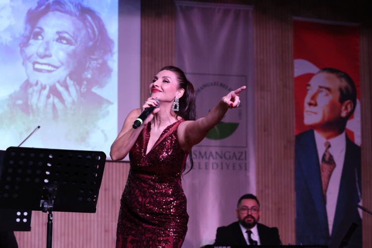 Cumhuriyet'in Divası Müzeyyen Senar özel gecede unutulmadı - Bursa Hayat Gazetesi-3