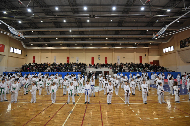 Osmangazi’de genç karateciler kuşak sınavında hünerlerini sergiledi - Bursa Hayat Gazetesi-2