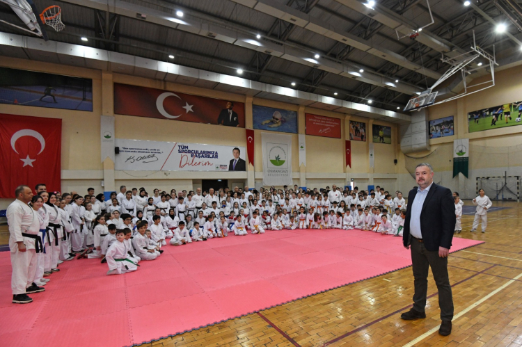 Osmangazi’de genç karateciler kuşak sınavında hünerlerini sergiledi - Bursa Hayat Gazetesi-4