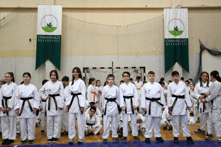 Osmangazi’de genç karateciler kuşak sınavında hünerlerini sergiledi - Bursa Hayat Gazetesi-3