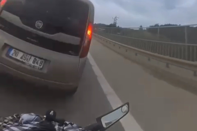 Bursa’da feci kaza: Motosikletli 113 KM hızla araca saplandı!