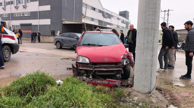 Bursa’da kontrolsüz kavşakta feci kaza!-Bursa Hayat Gazetesi-2