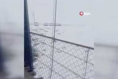 Kars’ta asma köprüde korku dolu anlar!