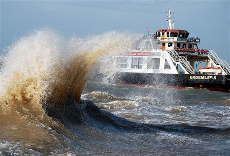 Marmara Denizi’nde fırtına alarmı: Seferler iptal edildi!-Bursa Hayat Gazetesi-3