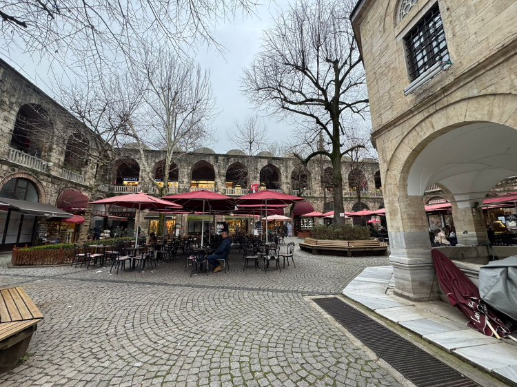 Kozahan’da tarihi düzenleme! Masa ve sandalyeler kaldırıldı, esnaf sessiz -Bursa Hayat-3
