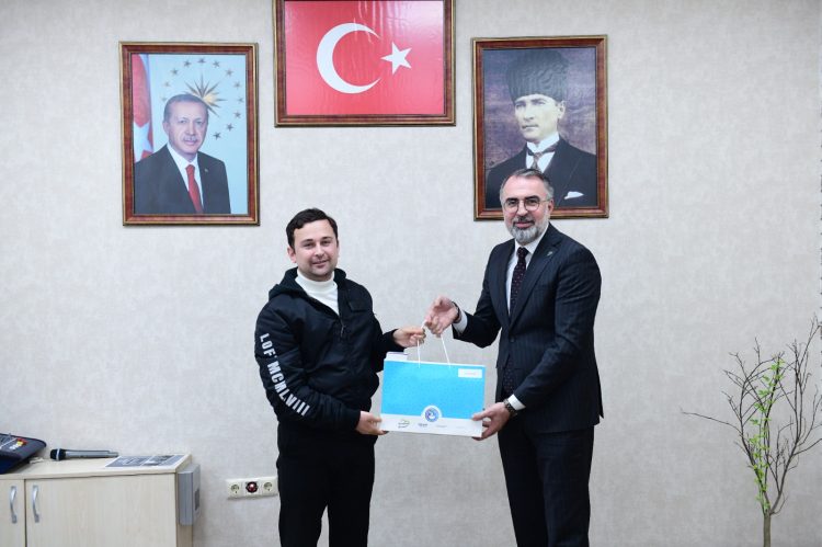 Bursa’da Başkan Erol’dan KPSS’ye hazırlanan gençlere tam destek!-Bursa Hayat-2