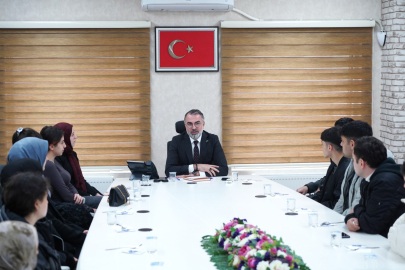 Bursa’da Başkan Erol’dan KPSS’ye hazırlanan gençlere tam destek!