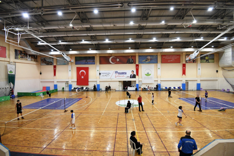 Osmangazi’de “Badminton Yıldızlar İl Birinciliği” nefes kesti - Bursa Hayat Gazetesi-2