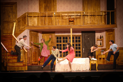 Bursa’da tiyatro zamanı: 'Oyunun Oyunu' alkışlarla başladı