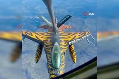 Türk F-16’sı Romanya hava sahasında yakıt ikmali yaptı