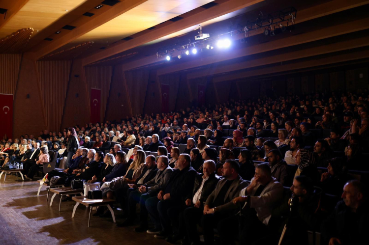 Gemlik Kent Konseyi Tiyatro Ekibi’nden başarılı başlangıç - Bursa Hayat Gazetesi-2