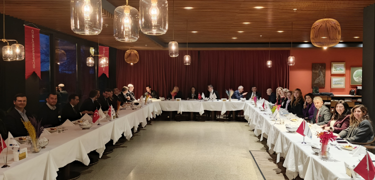 MARSİFED ve GÜNMARSİFED aynı masada buluştu - Bursa Hayat Gazetesi-2