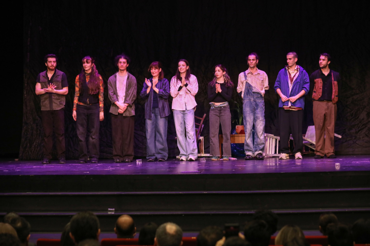 Okuma tiyatrosu ve çağdaş dans “Üç Nefeslik Rüya” gösterisiyle buluştu - Bursa Hayat Gazetesi-4