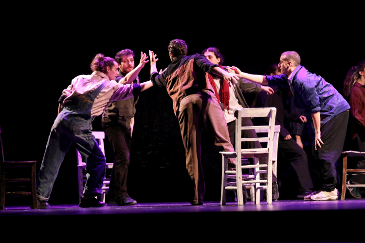 Okuma tiyatrosu ve çağdaş dans “Üç Nefeslik Rüya” gösterisiyle buluştu - Bursa Hayat Gazetesi-3