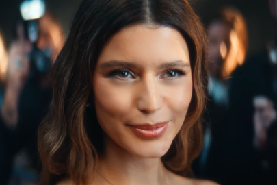 Beren Saat’in müzik yolculuğu başladı: İşte ilk şarkısı 'CapitaliZoo'