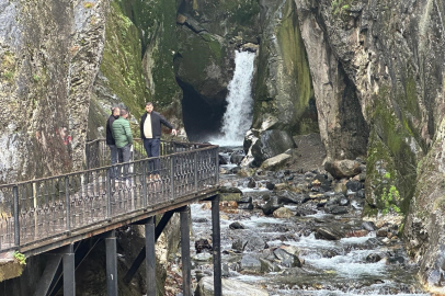 Uludağ'dan gelen sular Saitabat Şelalesi'ni canlandırdı