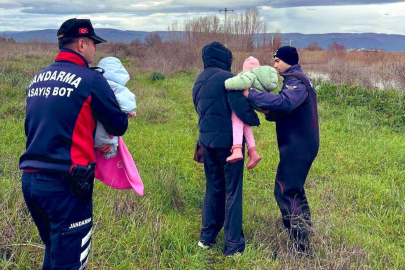 Bursa Uluabat Gölü’ndeki tehlikeli anlar: 3 kişi jandarma tarafından kurtarıldı!