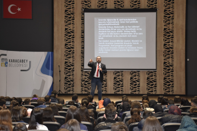 Sınava hazırlanan öğrencilere motivasyon ve rehberlik semineri
