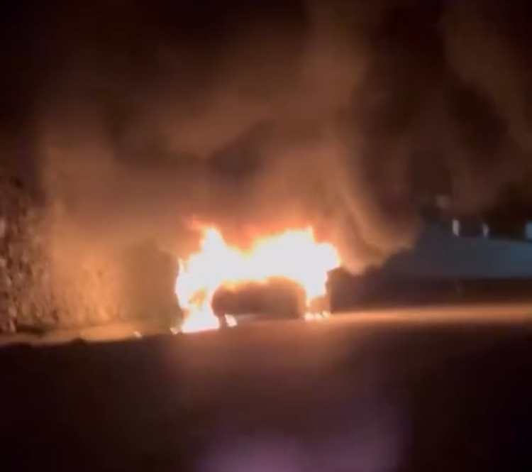 Bursa Mudanya’da otomobil yangını! Araç bir anda alevlere teslim oldu -Bursa Hayat-2