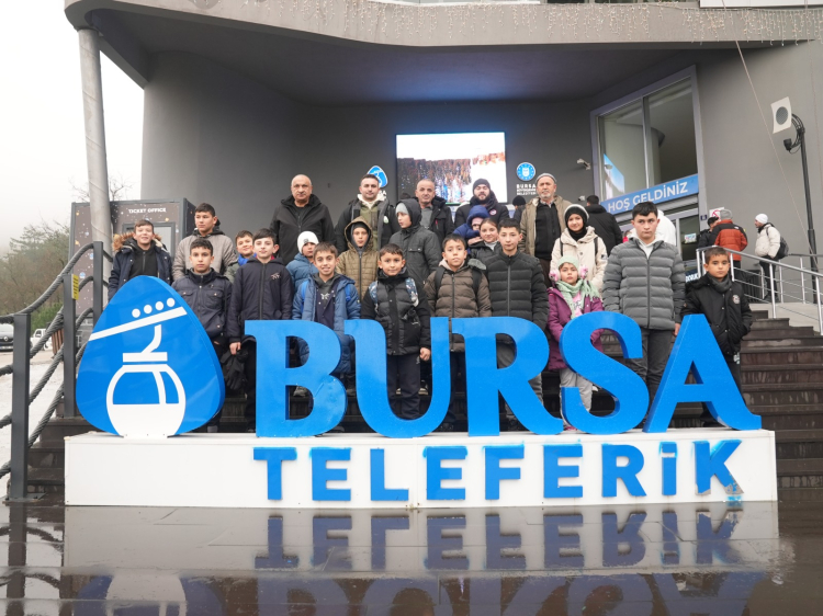 Osmangazi Belediyesi’nden çocuklara Uludağ’da kayak deneyimi - Bursa Hayat Gazetesi-2