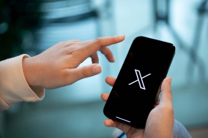 X'ten İranlı yetkililere ambargo!