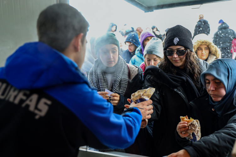 Bursa Büyükşehir’den gençlere kış keyfi: 300 öğrenci Uludağ’da eğlendi!-Bursa Hayat-3