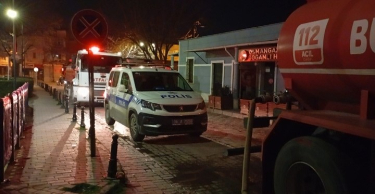 Bursa’da alevler mahalleliyi sokağa döktü: Ev ağır hasar aldı!-Bursa Hayat-2