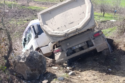 Bursa'da TIR ve otomobil çarpıştı: 1 ölü, 1 yaralı