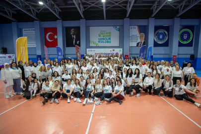 Bursa’da zumba rüzgarı: Kadınlar spor ve eğlencenin tadını çıkardı!