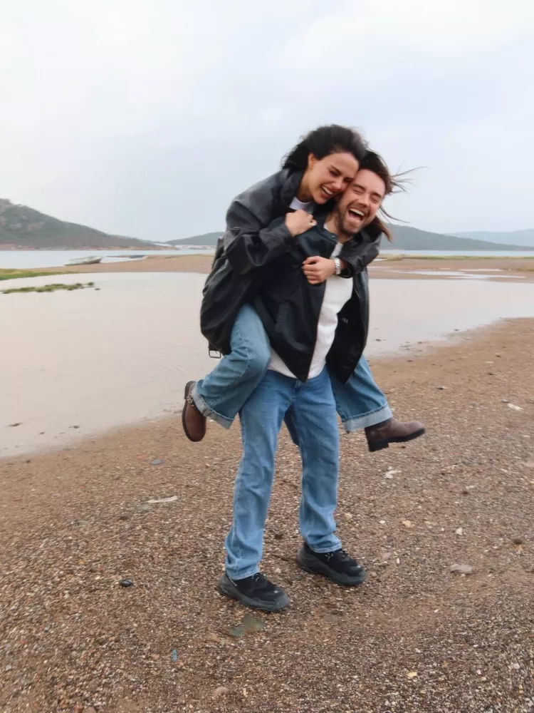 Murat Dalkılıç sahnede olay yarattı: “Islak pantolon” yorumları patladı!- Bursa Hayat-3