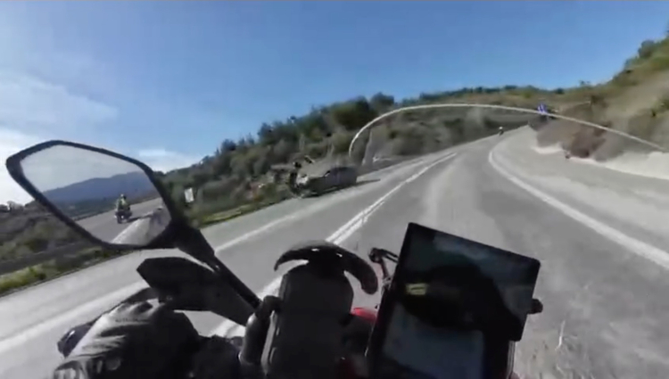 Bursa'da feci kaza! Ağır yaralanan sürücü kurtarılamadı -Bursa Hayat-4